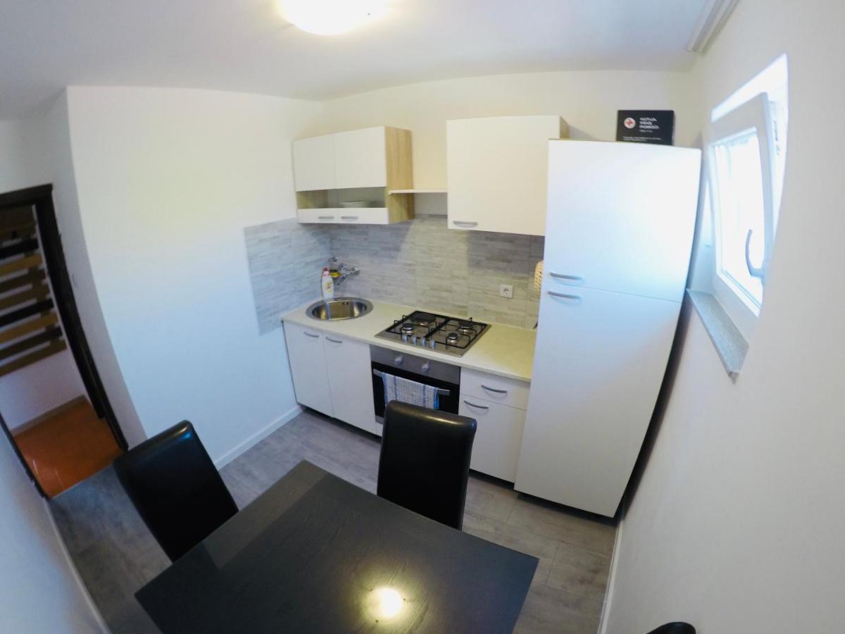 Apartments Lopac Jadranovo Ngoại thất bức ảnh