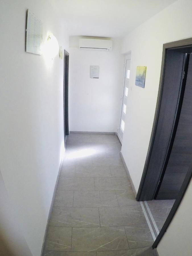 Apartments Lopac Jadranovo Ngoại thất bức ảnh