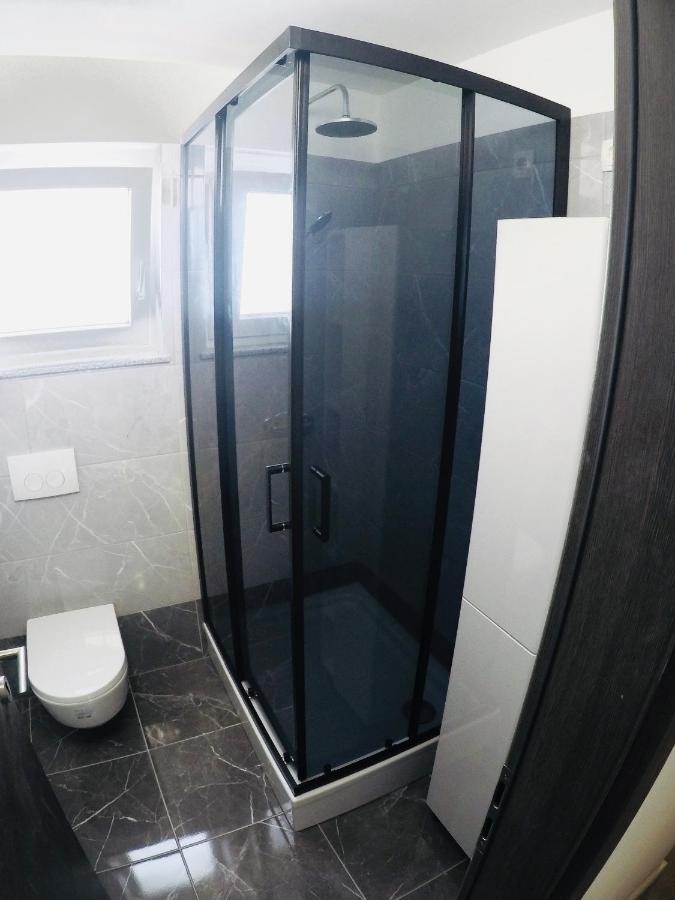 Apartments Lopac Jadranovo Ngoại thất bức ảnh