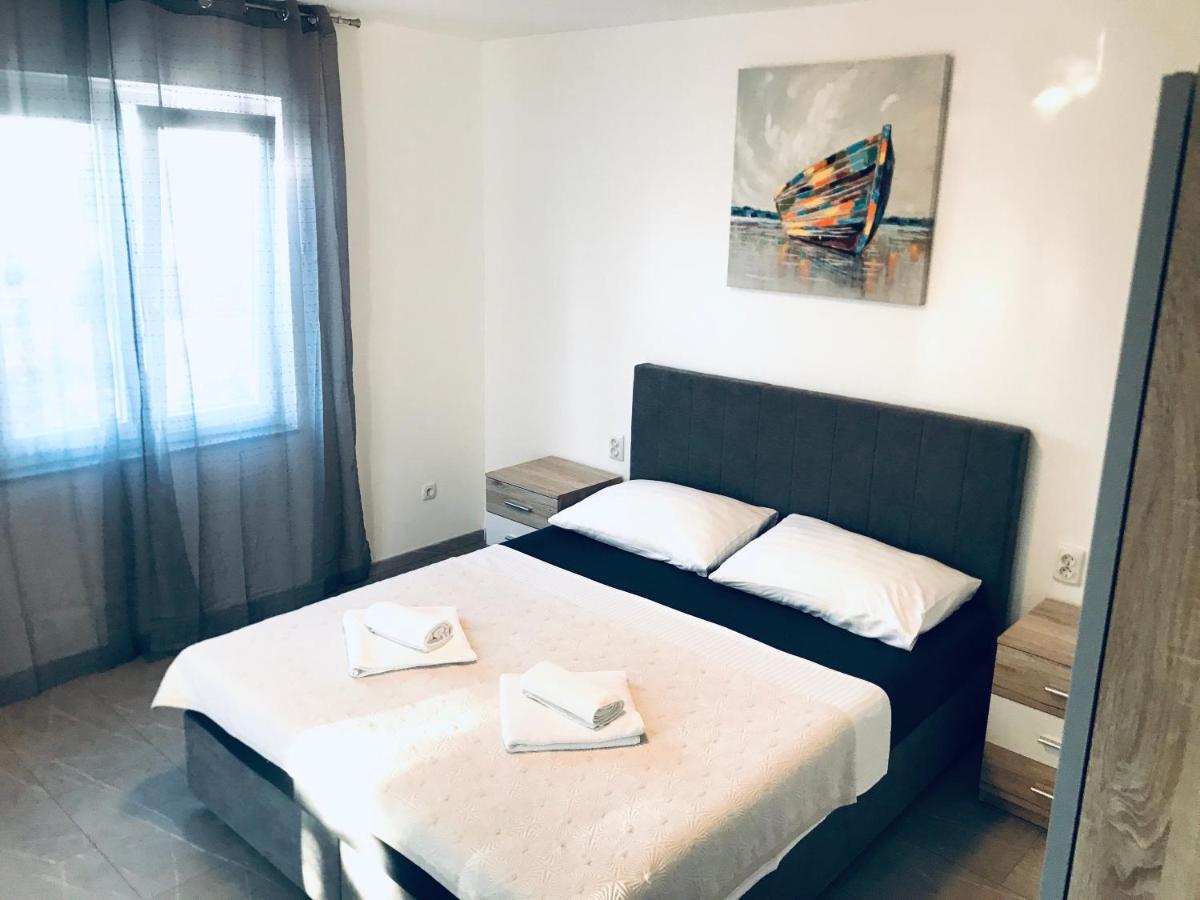 Apartments Lopac Jadranovo Ngoại thất bức ảnh