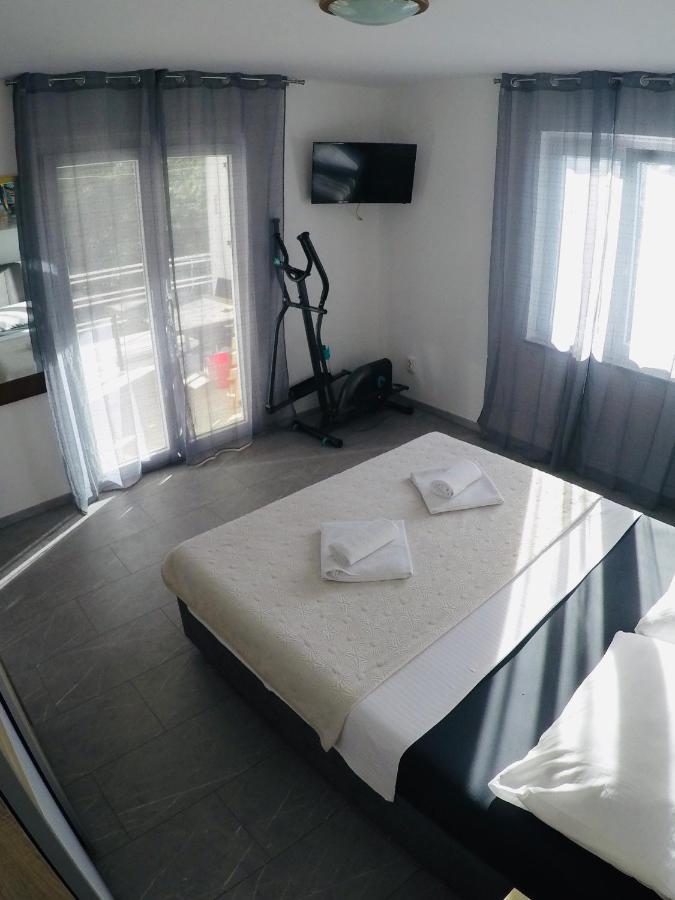 Apartments Lopac Jadranovo Ngoại thất bức ảnh