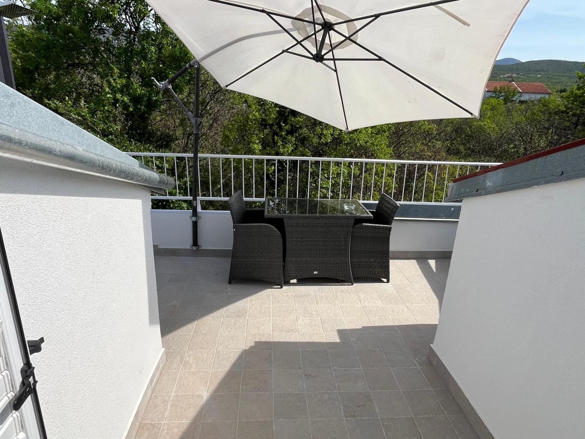 Apartments Lopac Jadranovo Ngoại thất bức ảnh