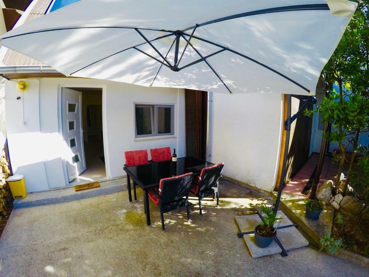 Apartments Lopac Jadranovo Ngoại thất bức ảnh