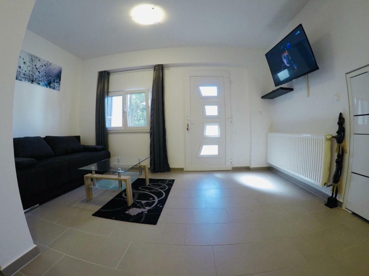 Apartments Lopac Jadranovo Ngoại thất bức ảnh