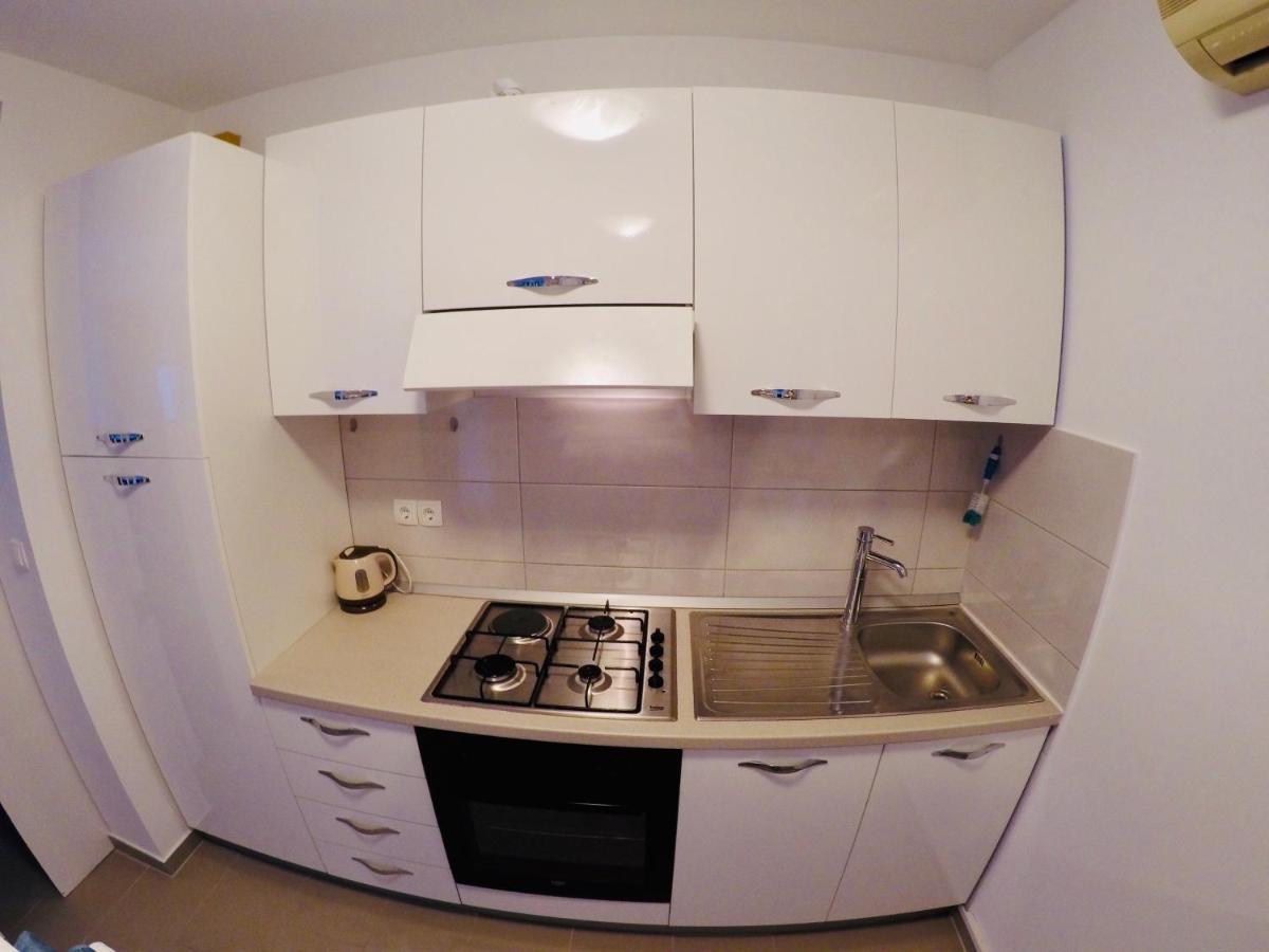Apartments Lopac Jadranovo Ngoại thất bức ảnh
